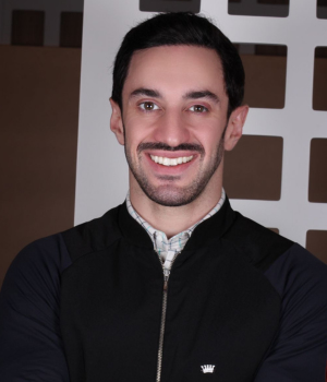 Dr. Igor Loch Petroli Especialista em Implantodontia
